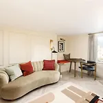 Sky View Double Bed Apartment In Brighton And Hove By Myholidaylet